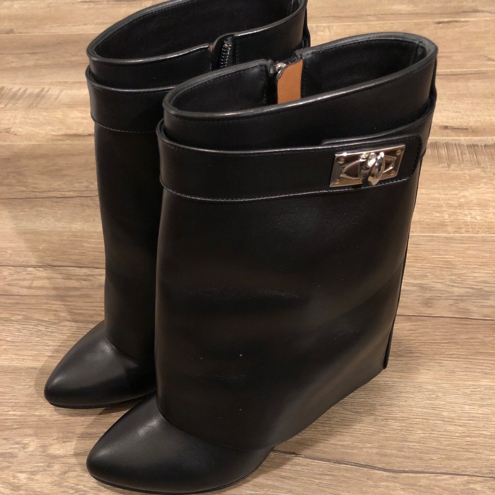 GIVENCHY Shark Lock boots